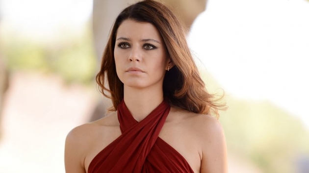 Beren Saat mum gibi eriyip bitti! 10