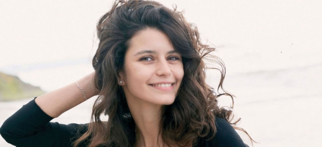 Beren Saat mum gibi eriyip bitti! 22