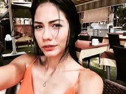 Bu sevimli kız çocuğu şimdi Türkiye'nin parlayan yıldızlarından! 29