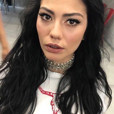 Bu sevimli kız çocuğu şimdi Türkiye'nin parlayan yıldızlarından! 27