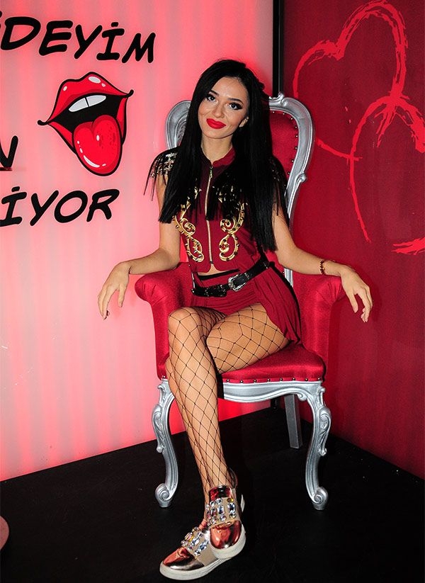 Cansu Taşkın'dan takipçisine cüretkar cevap! 15