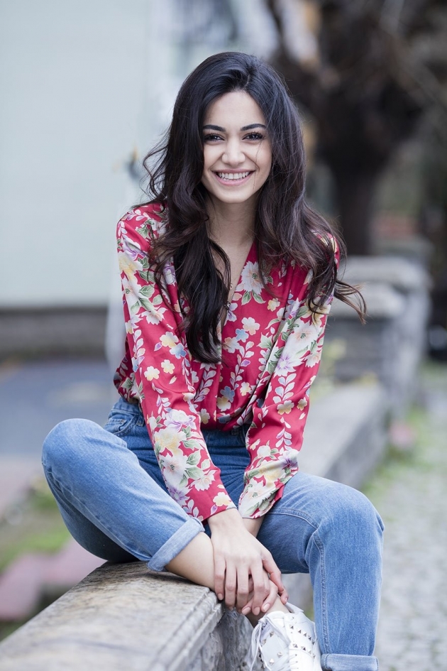 Şilan Makal, oyunculuk basamaklarını bu kadar kısa sürede nasıl çıktığını anlattı! 6