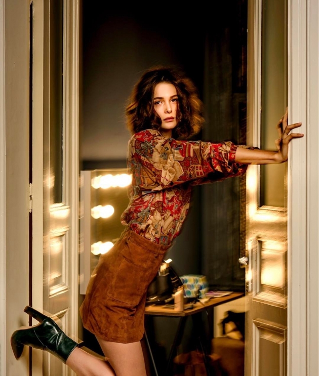 Büşra Develi oyunculukta yaşadığı iniş ve çıkışları Miss Vogue Türkiye'ye anlattı! 3