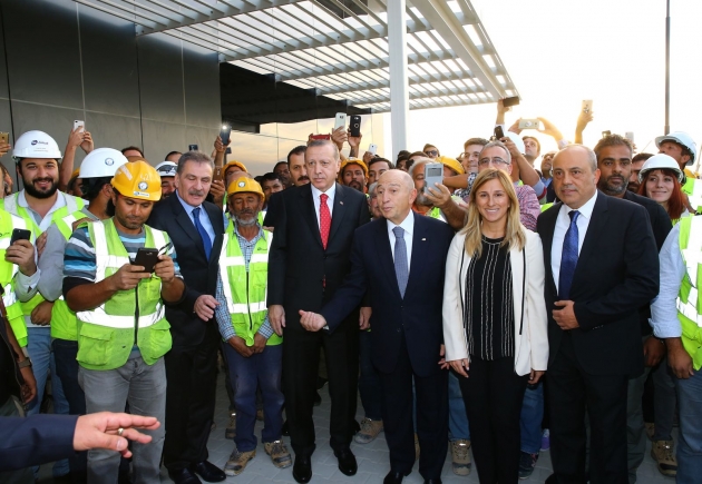 Cumhurbaşkanı Erdoğan'dan Türk firmanın yaptığı havalimanı inşaatına ziyaret... 3