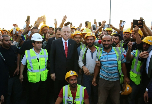 Cumhurbaşkanı Erdoğan'dan Türk firmanın yaptığı havalimanı inşaatına ziyaret... 6