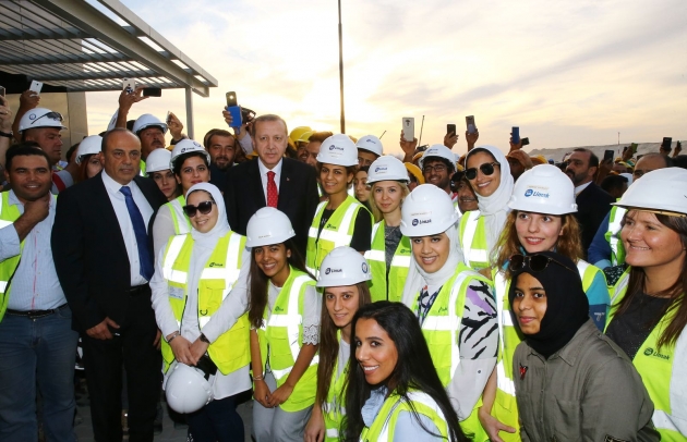 Cumhurbaşkanı Erdoğan'dan Türk firmanın yaptığı havalimanı inşaatına ziyaret... 4