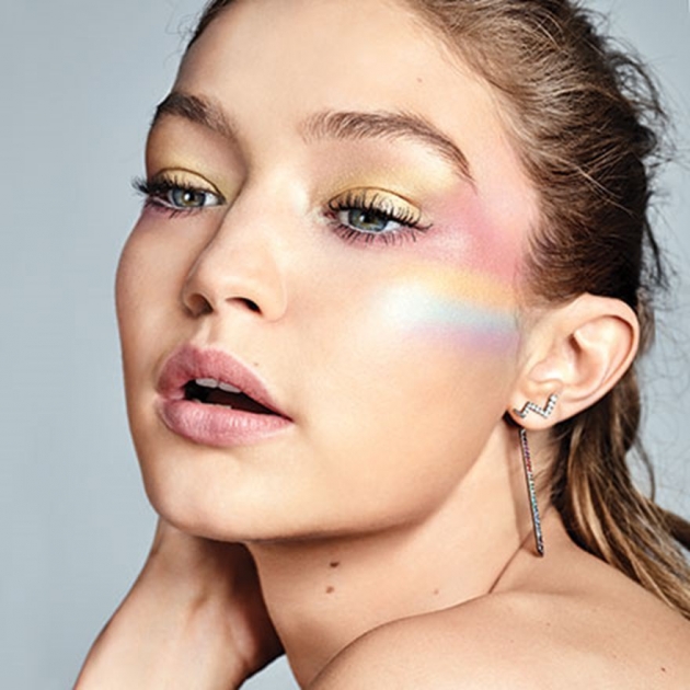 Gigi Hadid dünyaca ünlü kozmetik markasıyla güzelliğini ortaya koydu! 19