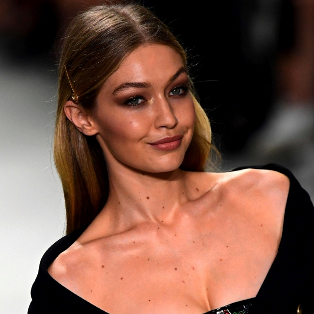 Gigi Hadid dünyaca ünlü kozmetik markasıyla güzelliğini ortaya koydu! 15