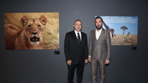 Engin Altan Düzyatan'dan sergi sürprizi! 17