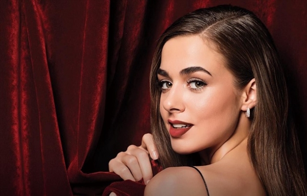 Yasemin Allen, Bensu Soral'ı geride bıraktı! 14