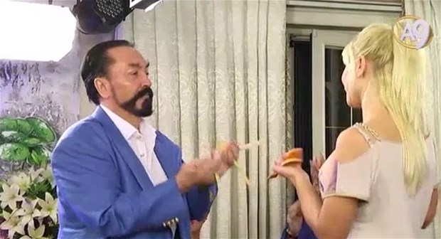 İşte Adnan Oktar'ın kediciklerinin eski halleri! 18