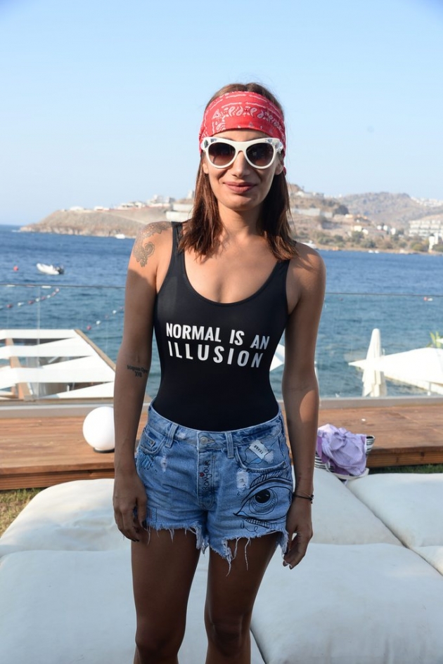 İrem Derici şöhret basamaklarını nasıl tırmandığını anlattı! 17
