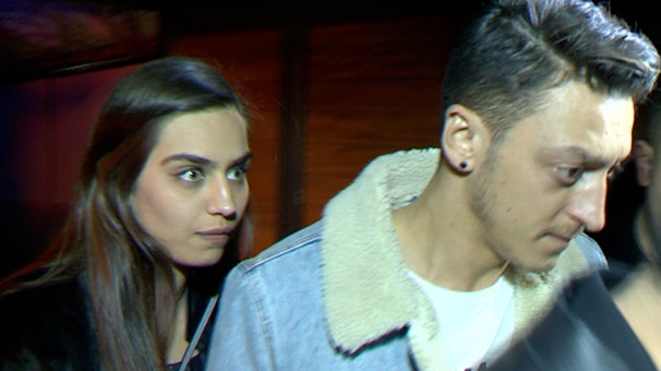 Mesut Özil ve Amine Gülşe'den çifte düğün sürprizi! 9