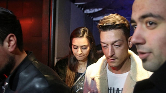 Mesut Özil ve Amine Gülşe'den çifte düğün sürprizi! 8