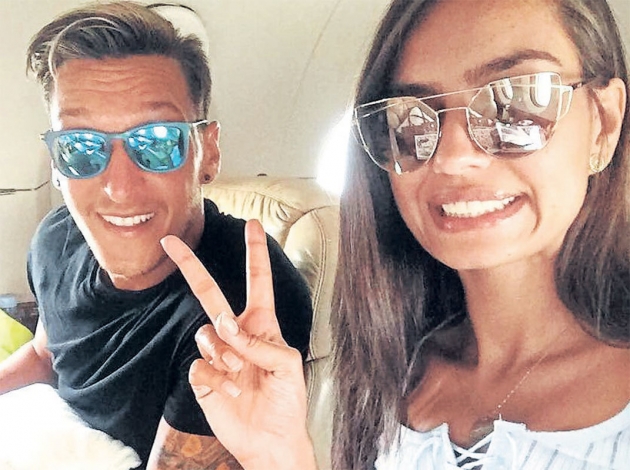 Mesut Özil ve Amine Gülşe'den çifte düğün sürprizi! 10