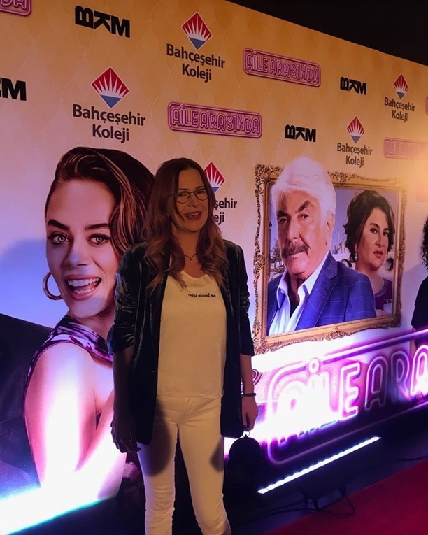 "Aile Arasında"nın galasına ünlü yağmuru! 2