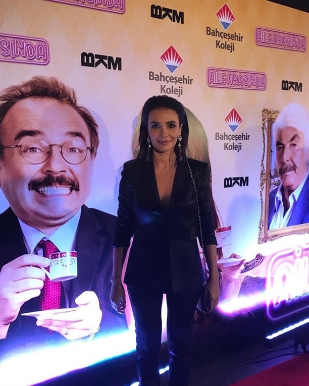 "Aile Arasında"nın galasına ünlü yağmuru! 16