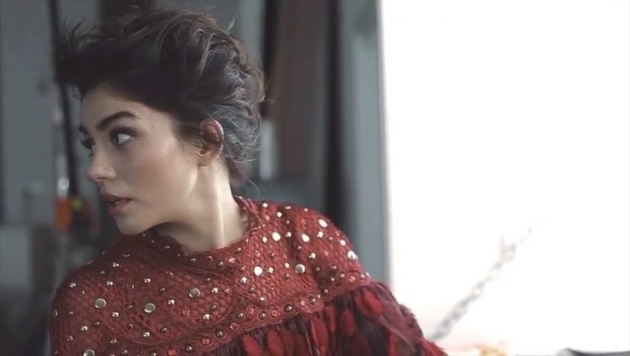 Zeynep Çamcı "Adı Zehra" ile ekranlara dönüyor! 4