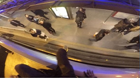Metrobüsün 'üstünde' 12 durak gitti! 8
