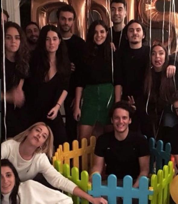Ünlü şarkıcı Edis'e sevgilisinden büyük jest! 2