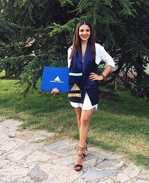 Ünlü şarkıcı Edis'e sevgilisinden büyük jest! 17