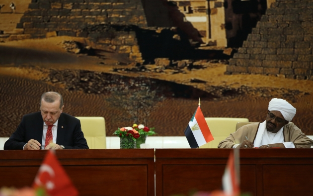 Cumhurbaşkanı Erdoğan Sudan'da... 24