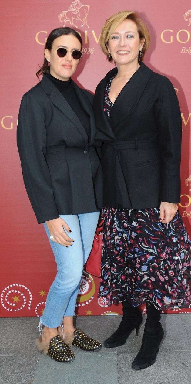 Godiva, cemiyet hayatını o davette buluşturdu! 1