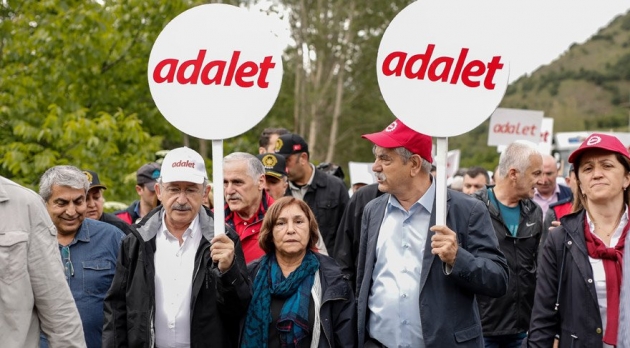 Reina katliamı, başkanlık sistemi referandumu, dev rüzgar enerjisi ihalesi, sporda tarihi başarılar! 22