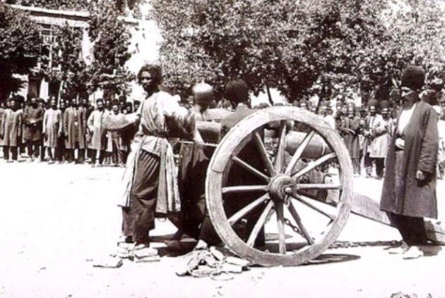 Az bilinen tarihi fotoğraflar ve hikayeleri! 1