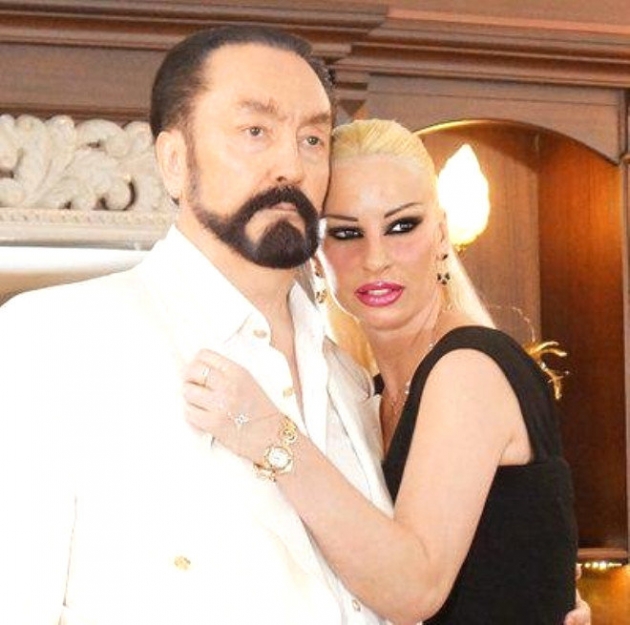 Adnan Oktar'ın gün yüzüne çıkmayan kedicikleri! 4