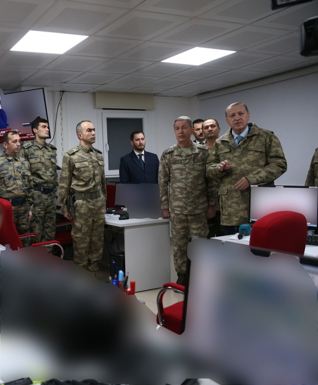 Cumhurbaşkanı Erdoğan'dan Hatay'daki harekat merkezine ziyaret... 12