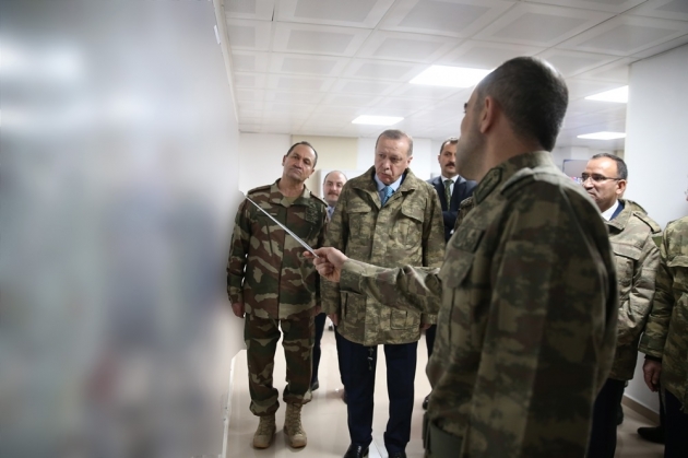 Cumhurbaşkanı Erdoğan'dan Hatay'daki harekat merkezine ziyaret... 4