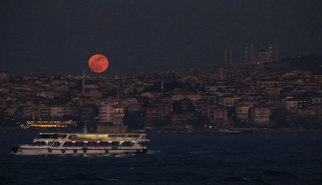 Türkiye'den 'Kanlı Mavi Ay Tutulması'' manzaraları... 17