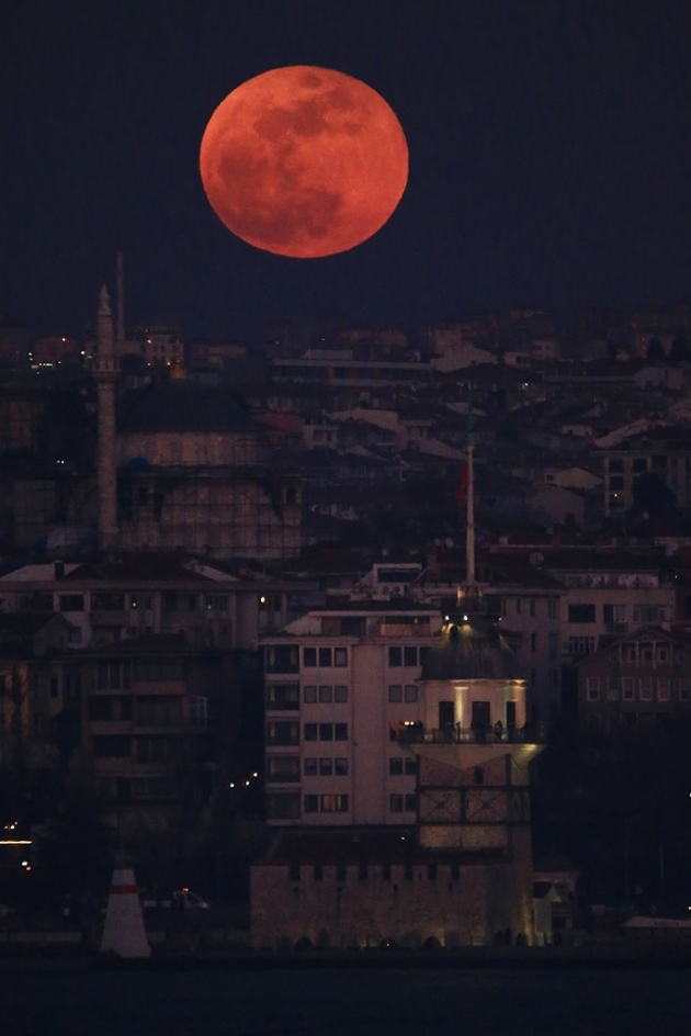 Türkiye'den 'Kanlı Mavi Ay Tutulması'' manzaraları... 16