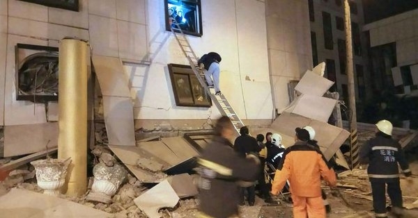 Tayvan 6.4 şiddetindeki depremle sarsıldı... 12