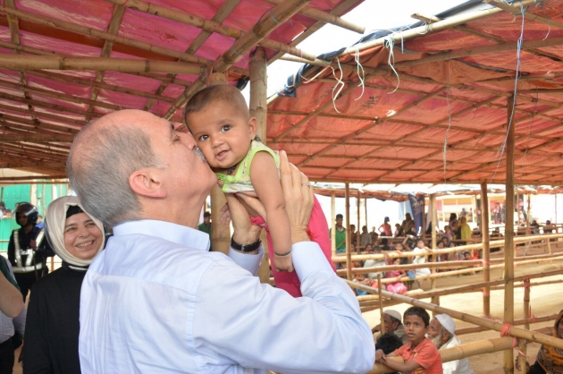 Numan Kurtulmuş mülteci kamplarını ziyaret etti / GALERİ 11