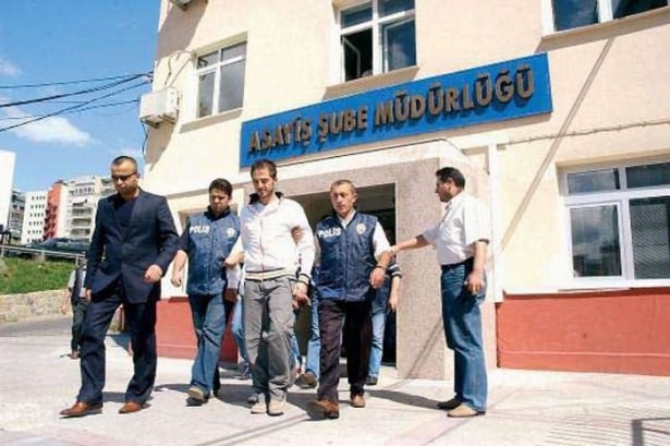 Hapis yatan ünlüler ve suçları! 6
