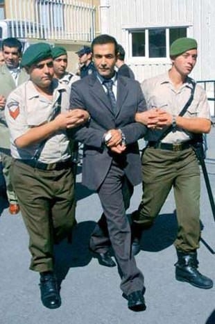 Hapis yatan ünlüler ve suçları! 7