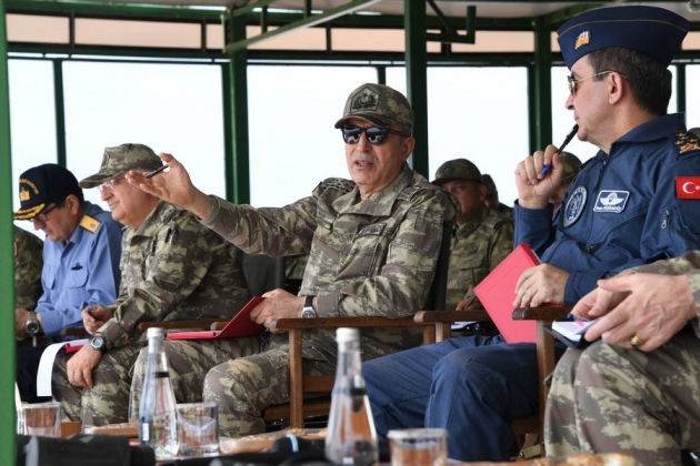 Org. Hulusi Akar ve komutanlar Ege'ye çıkarma yaptı! 9