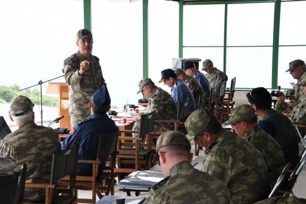 Org. Hulusi Akar ve komutanlar Ege'ye çıkarma yaptı! 1