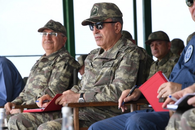 Org. Hulusi Akar ve komutanlar Ege'ye çıkarma yaptı! 10