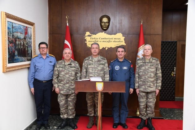 Org. Hulusi Akar ve komutanlar Ege'ye çıkarma yaptı! 5