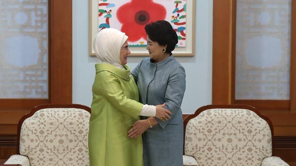 Emine Erdoğan, Kim Jung-sook ile görüştü! İşte görüşmeden çok özel kareler... 2
