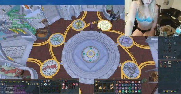 Canlı yayında soyunmaya başladı! Twitch'i salladı 10