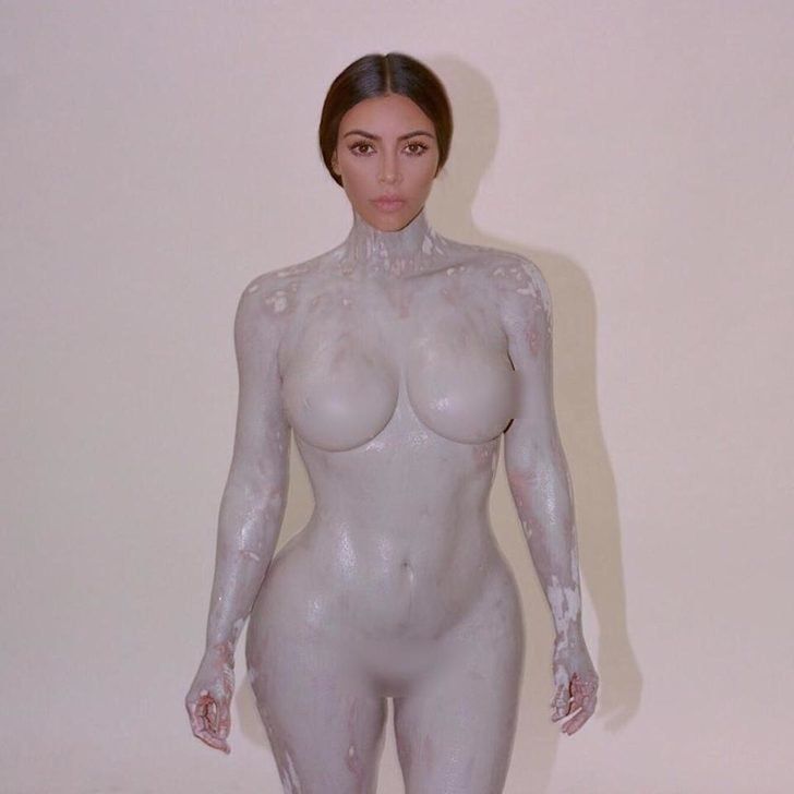 Kim Kardashian'ın soyunacak bir nedeni daha çıktı! 3
