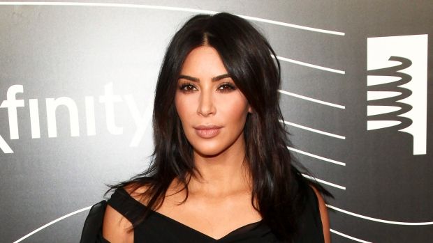 Kim Kardashian'ın soyunacak bir nedeni daha çıktı! 7