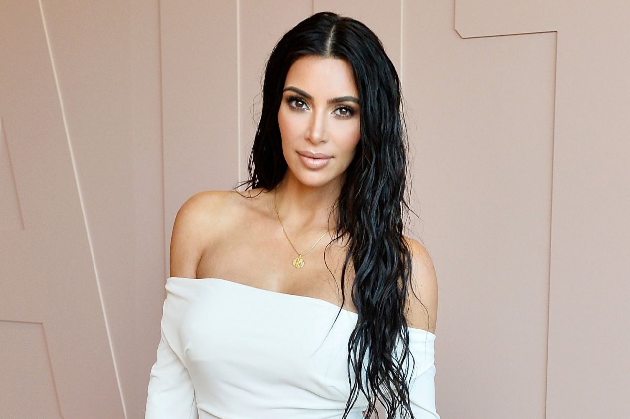 Kim Kardashian'ın soyunacak bir nedeni daha çıktı! 12