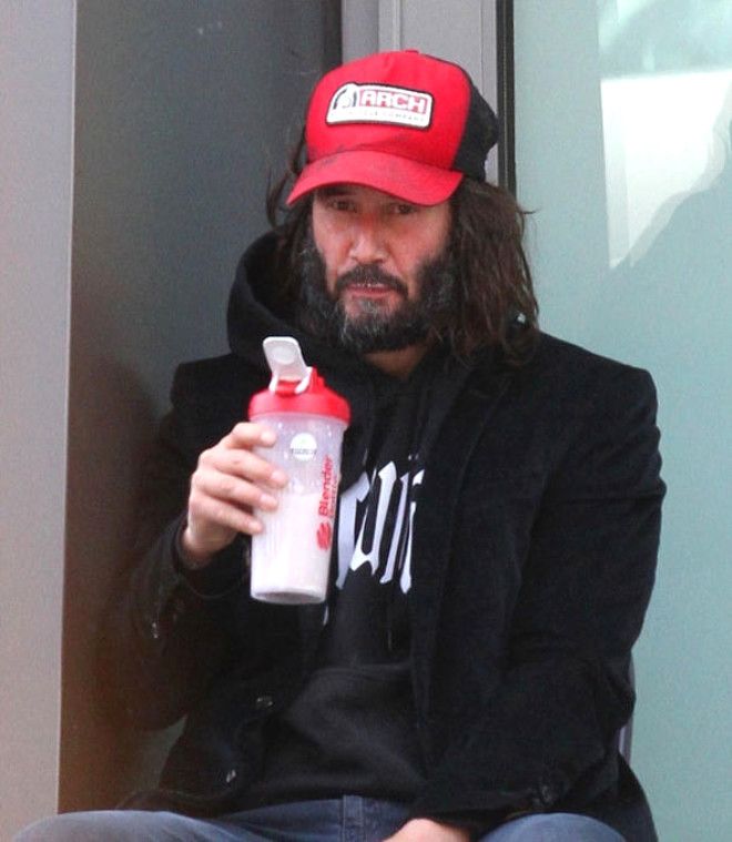 Keanu Reeves'in son hali hayranlarını üzdü! 4