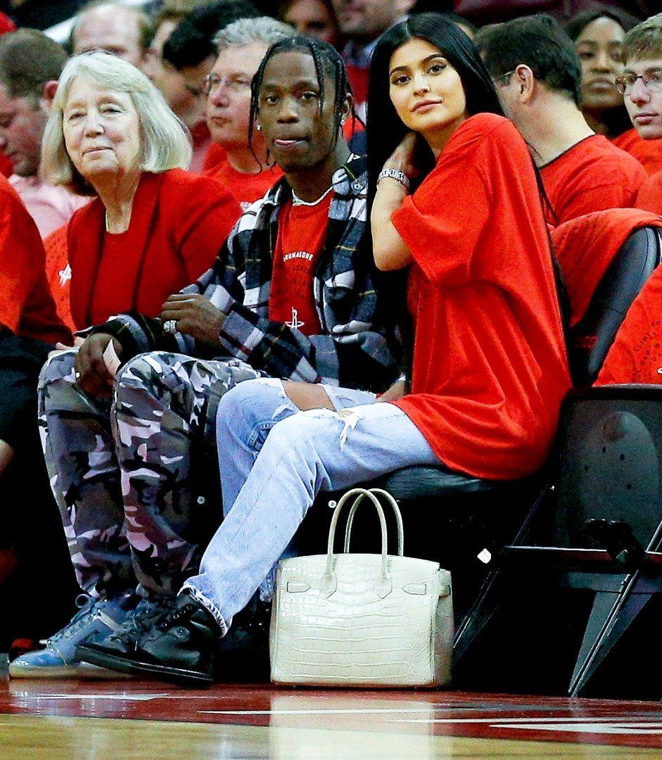 Kylie Jenner'in bebeği ile ilgili şok iddia! 1