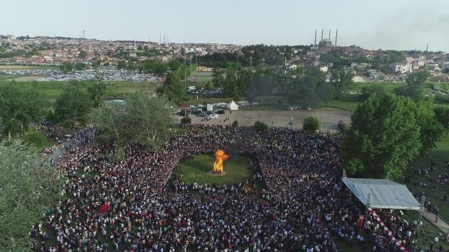 Edirne'de ateş yakıldı! Şenlik başladı... 2